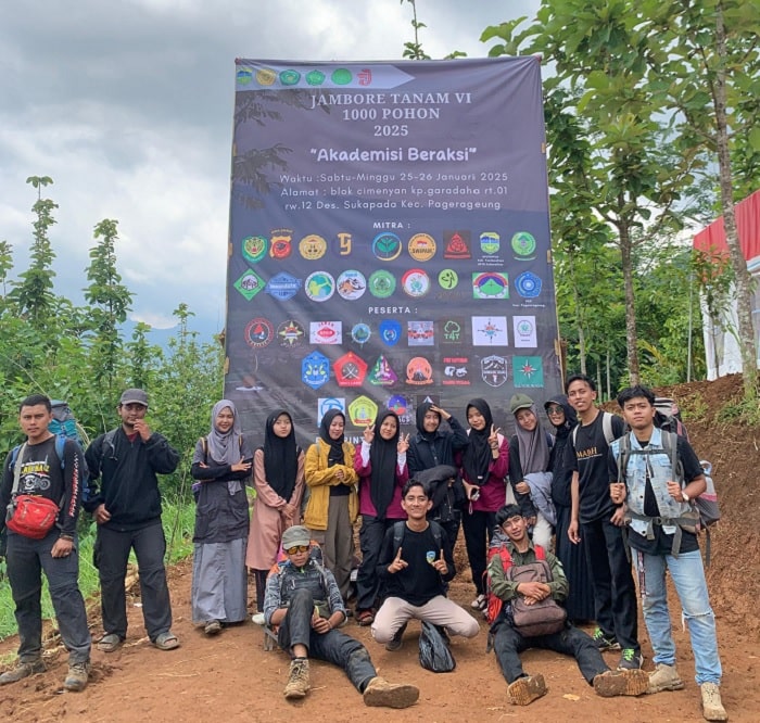 STAI Al Hidayah Tasikmalaya Berpartisipasi Aktif dalam Jambore Tanam VI 1000 Pohon 2025 STAI Al Hidayah Tasikmalaya Berpartisipasi Aktif dalam Jambore Tanam VI 1000 Pohon 2025