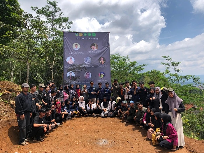 STAI Al Hidayah Tasikmalaya Berpartisipasi Aktif dalam Jambore Tanam VI 1000 Pohon 2025 STAI Al Hidayah Tasikmalaya Berpartisipasi Aktif dalam Jambore Tanam VI 1000 Pohon 2025
