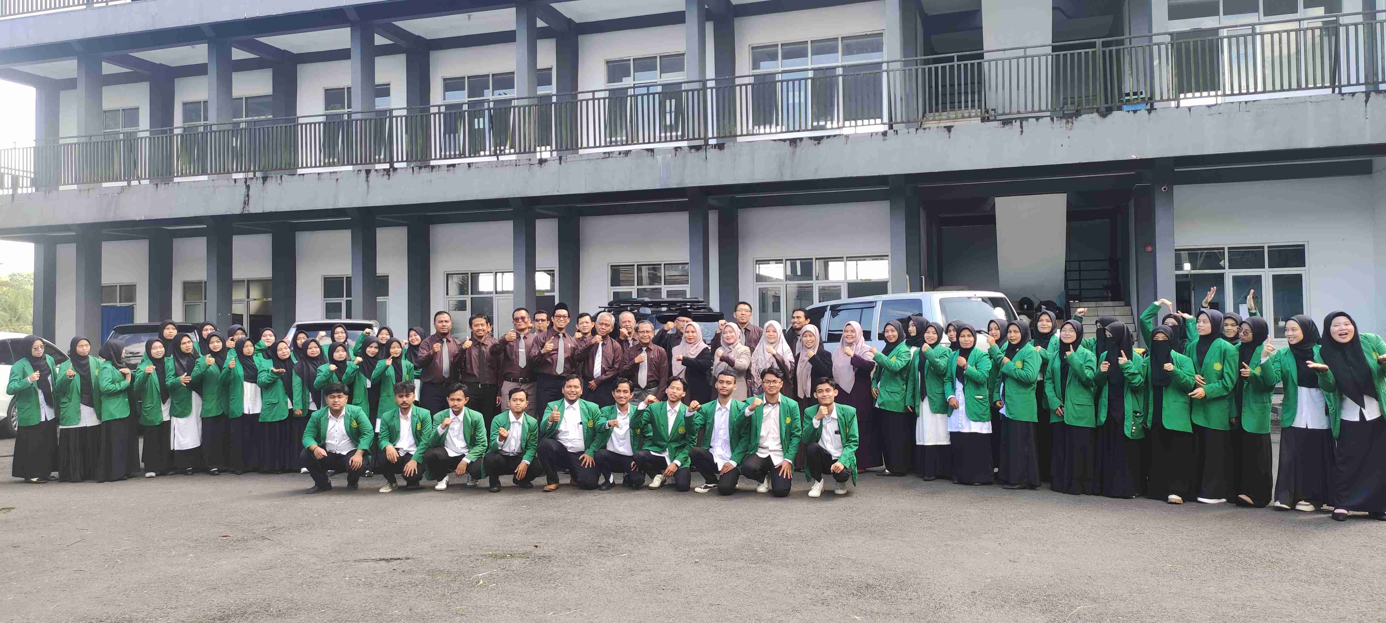 Sidang Munaqasyah Tahun Akademik 2024/2025 Sidang Munaqasyah Tahun Akademik 2024/2025
