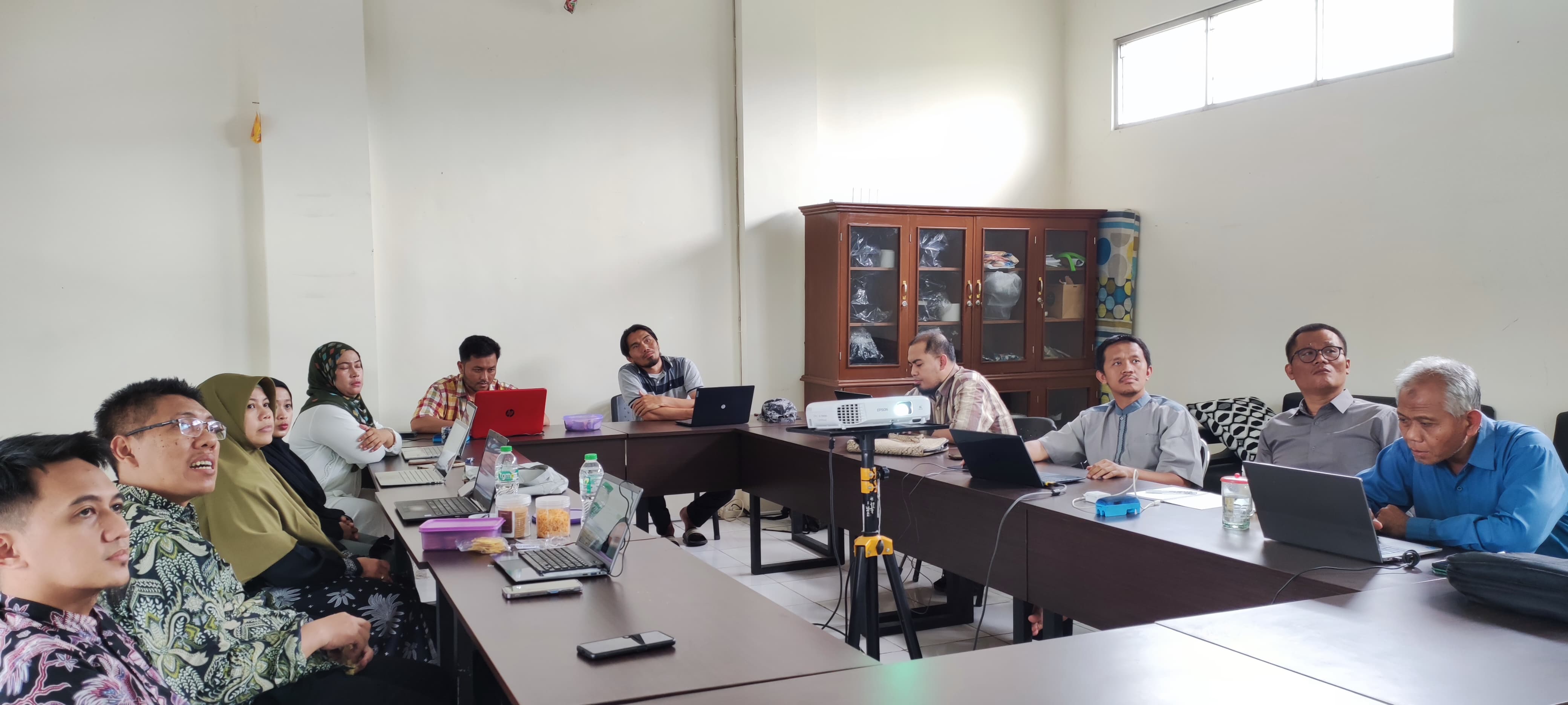 Review LED Prodi PBA Bersama Pimpinan dan P2M
