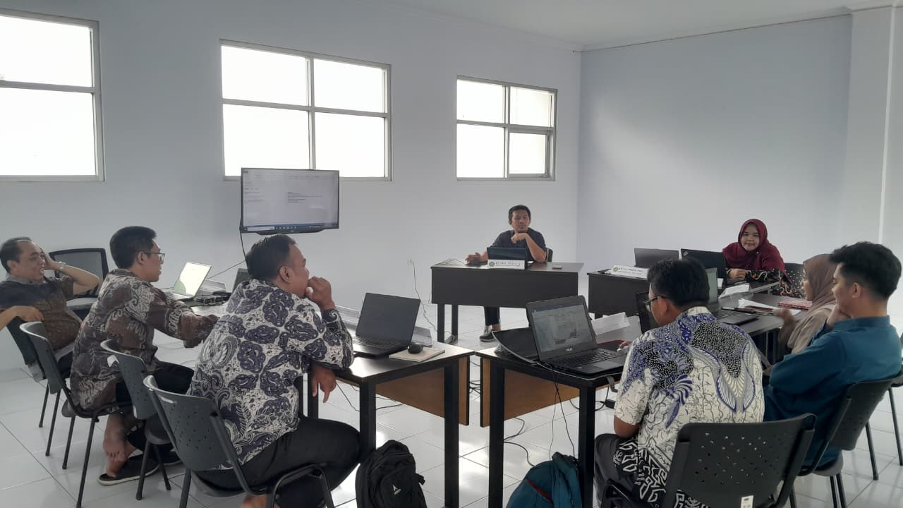 STAI Al Hidayah Tasikmalaya Gelar Rapat Pleno Hasil Penyusunan Kurikulum OBE